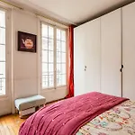 Spacious And Charming 3 Bedrooms - Metro Passy